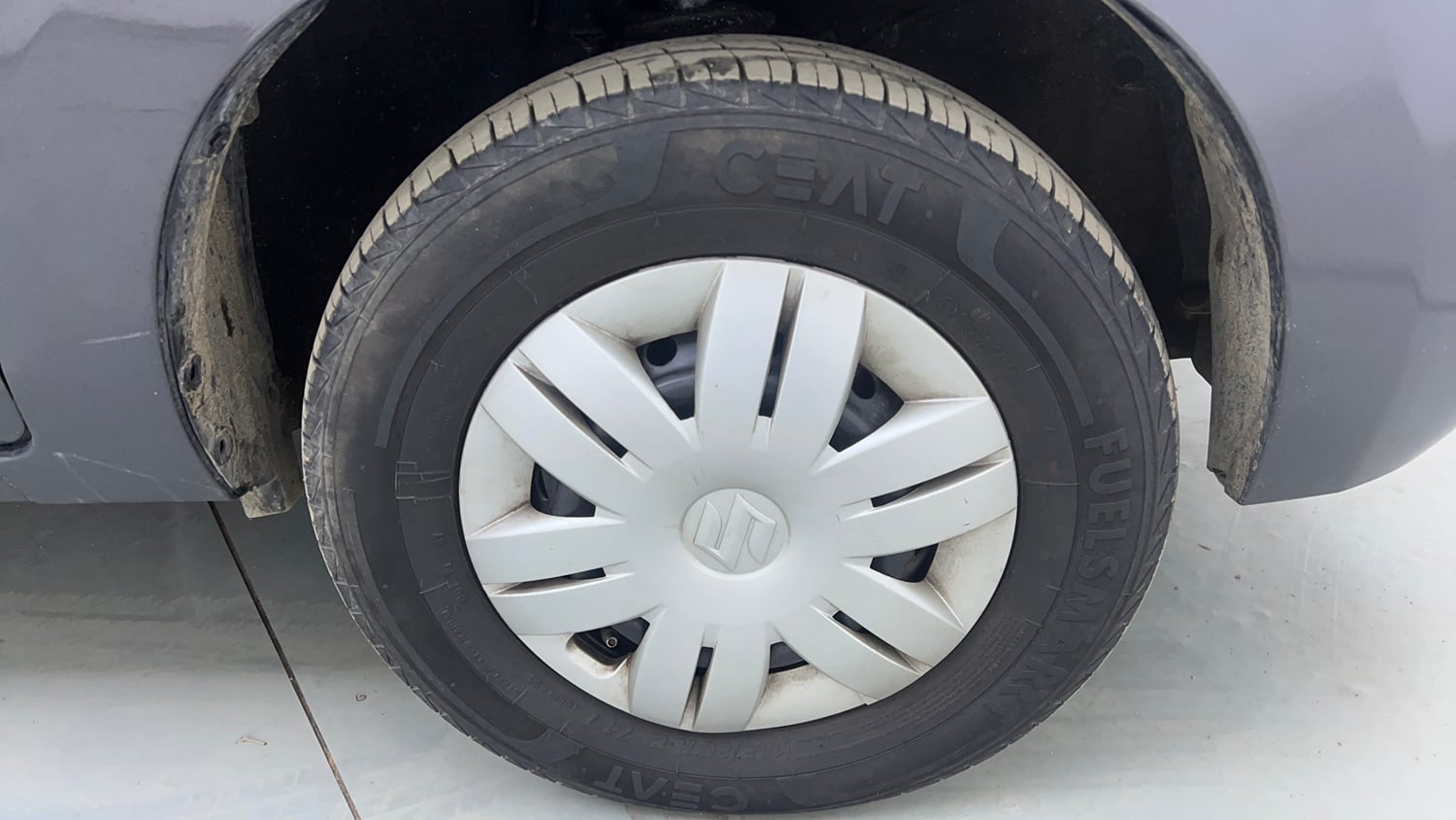 Used 2021 Maruti Suzuki Alto 800 Vxi Plus Petrol Manual tyres RIGHT FRONT TYRE RIM VIEW