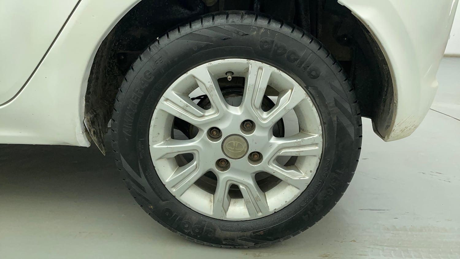 Used 2018 Tata Tiago Revotron XZ Petrol Manual tyres LEFT REAR TYRE RIM VIEW