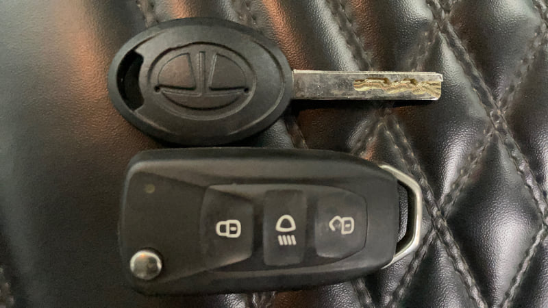 Used 2022 Tata Punch Adventure MT Petrol Manual extra CAR KEY VIEW