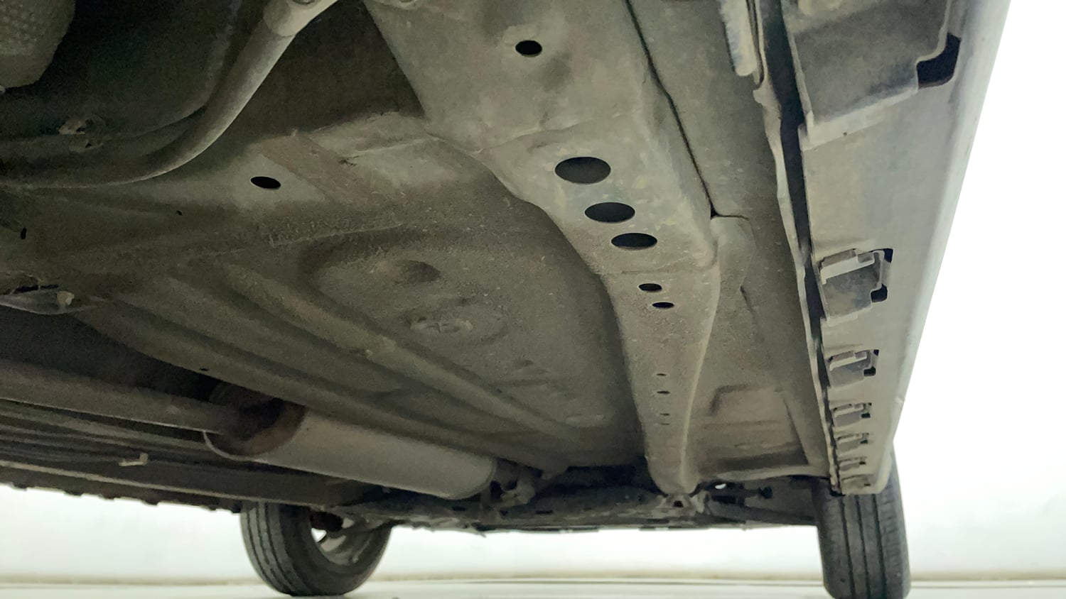Used 2022 Maruti Suzuki Ignis Alpha 1.2 MT Petrol Manual extra REAR RIGHT UNDERBODY VIEW