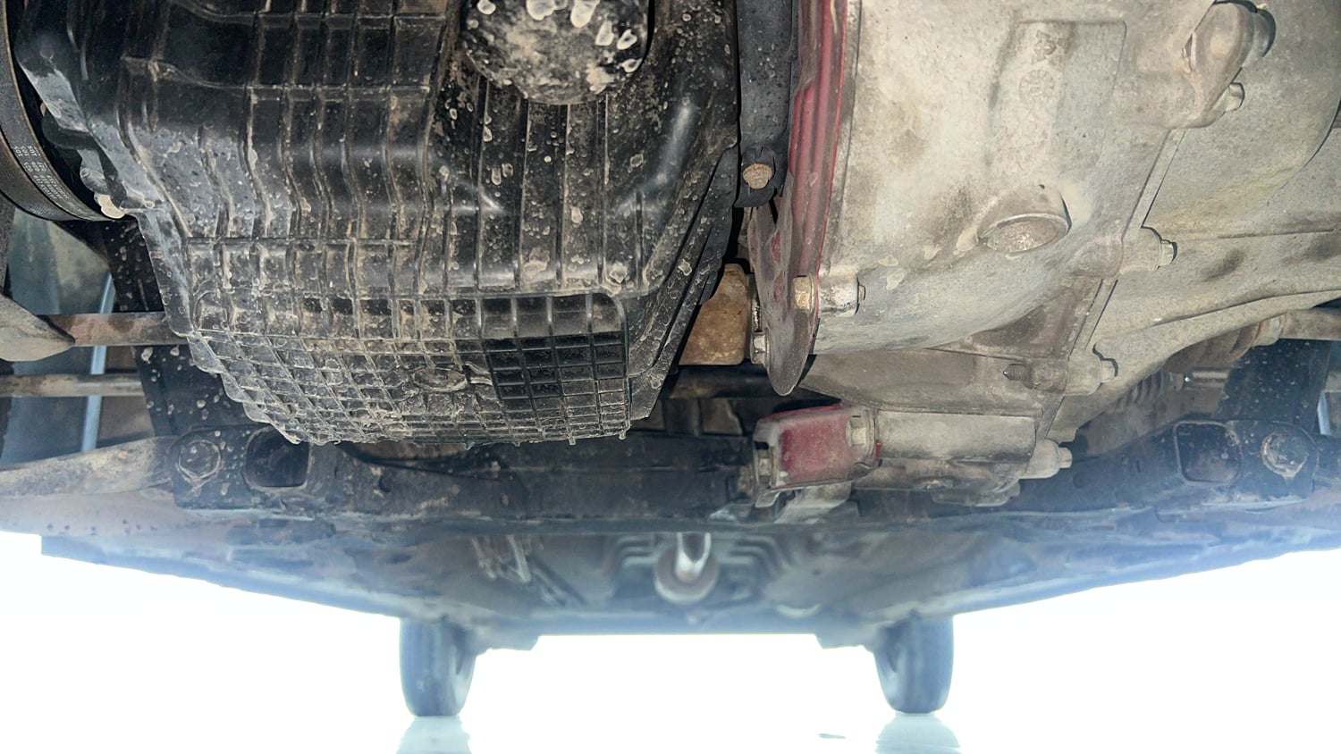 Used 2016 Renault Kwid RXT Petrol Manual extra FRONT LEFT UNDERBODY VIEW