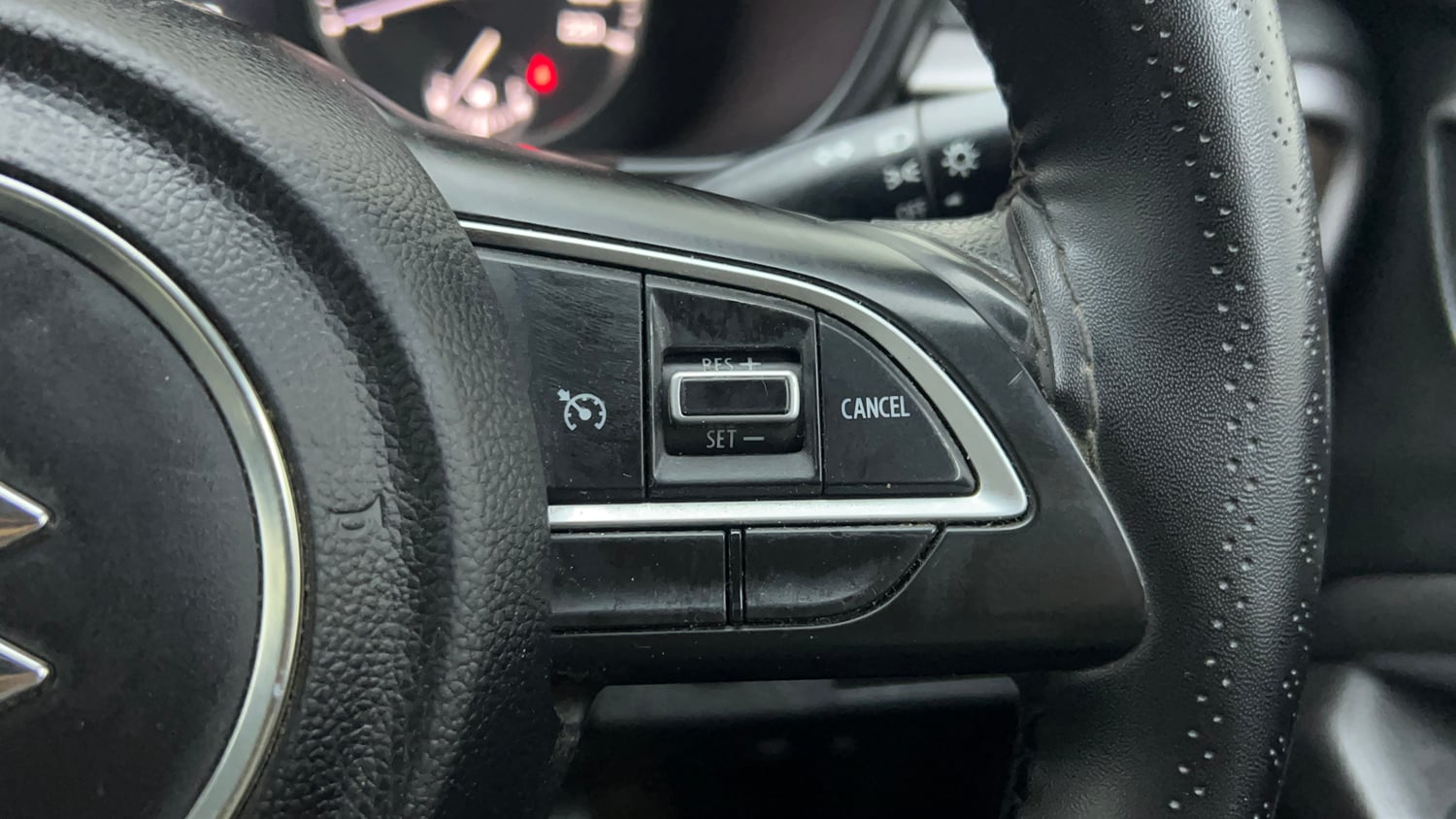 Used 2023 Maruti Suzuki Brezza ZXi Petrol Manual top_features Cruise control