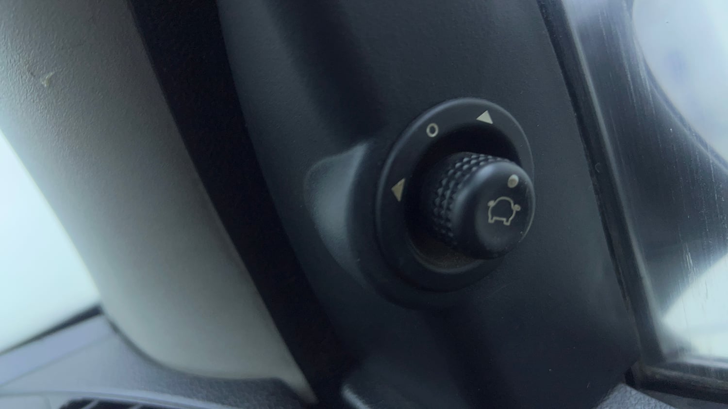 Used 2014 Ford Figo Duratec Petrol ZXI 1.2 Petrol Manual top_features Adjustable ORVM