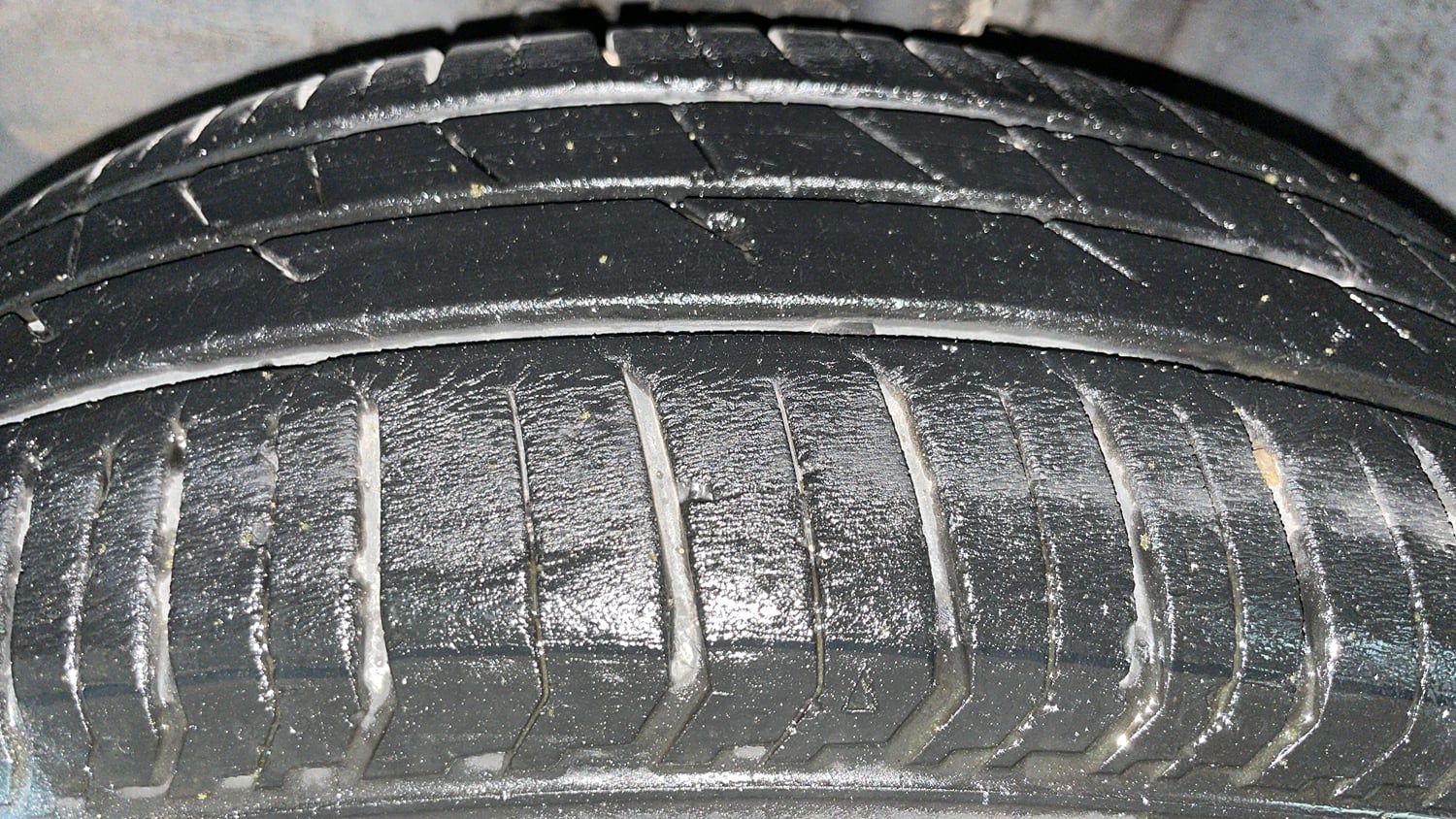 Used 2022 Tata Punch Adventure MT Petrol Manual tyres LEFT FRONT TYRE TREAD VIEW