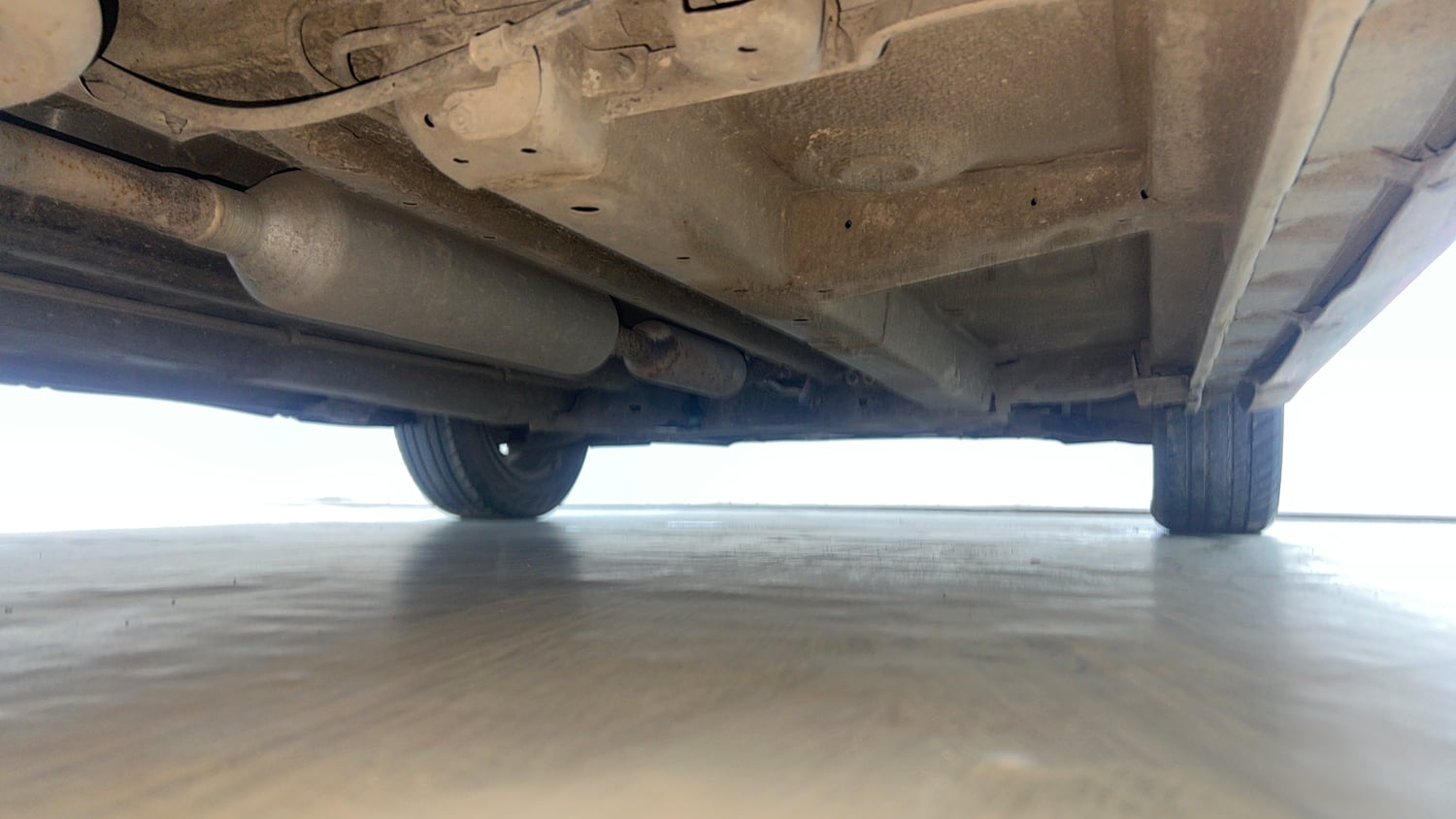 Used 2017 Maruti Suzuki Swift ZXi Petrol Manual extra REAR RIGHT UNDERBODY VIEW