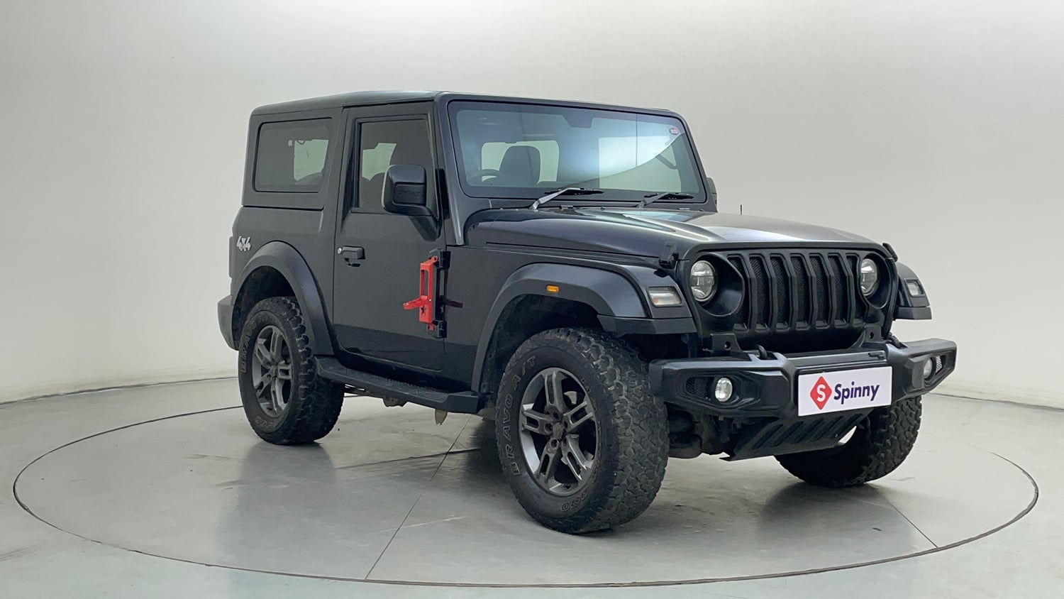 Used 2022 mahindra Thar LX Hard Top Petrol AT 4WD Petrol Automatic exterior RIGHT FRONT CORNER VIEW