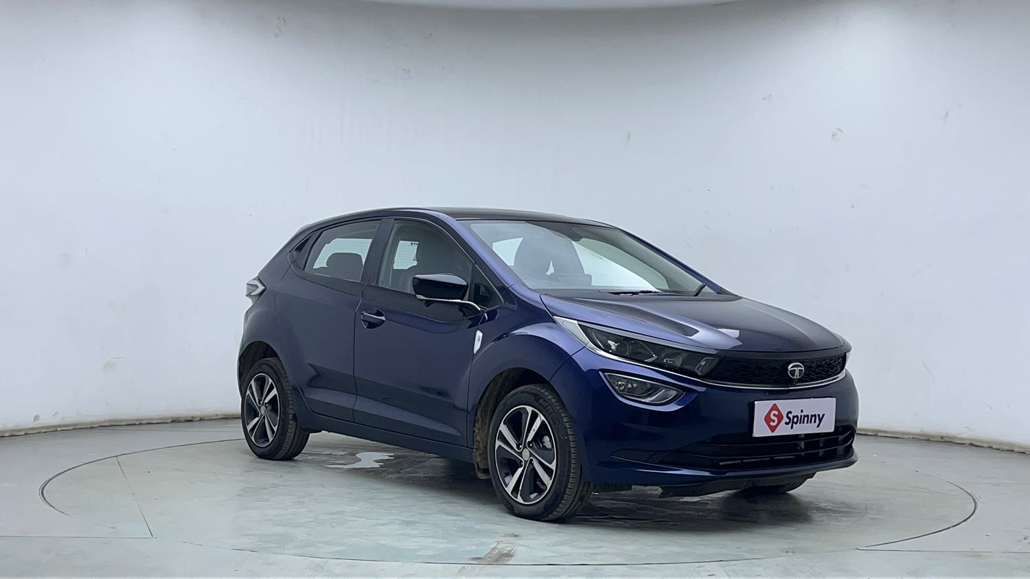 Used 2024 Tata Altroz XZA Plus (S) Lux Petrol Petrol Automatic exterior RIGHT FRONT CORNER VIEW