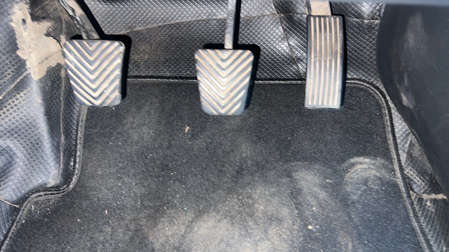 Used 2018 Hyundai Elite i20 Asta 1.4 (O) CRDi Diesel Manual interior PEDALS VIEW