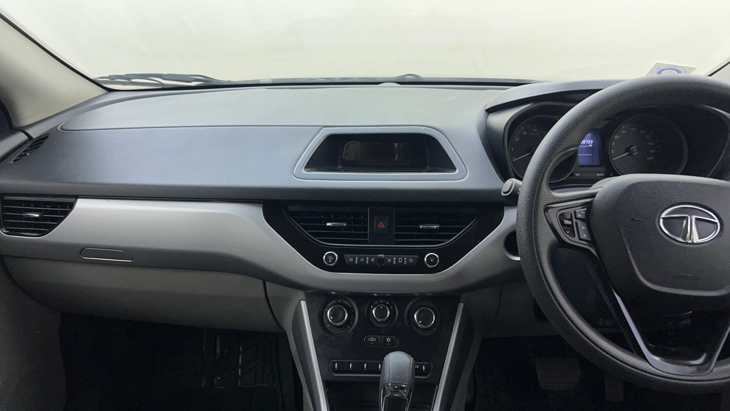 Used 2019 Tata Nexon XMA Petrol Petrol Automatic interior MUSIC SYSTEM & AC CONTROL VIEW