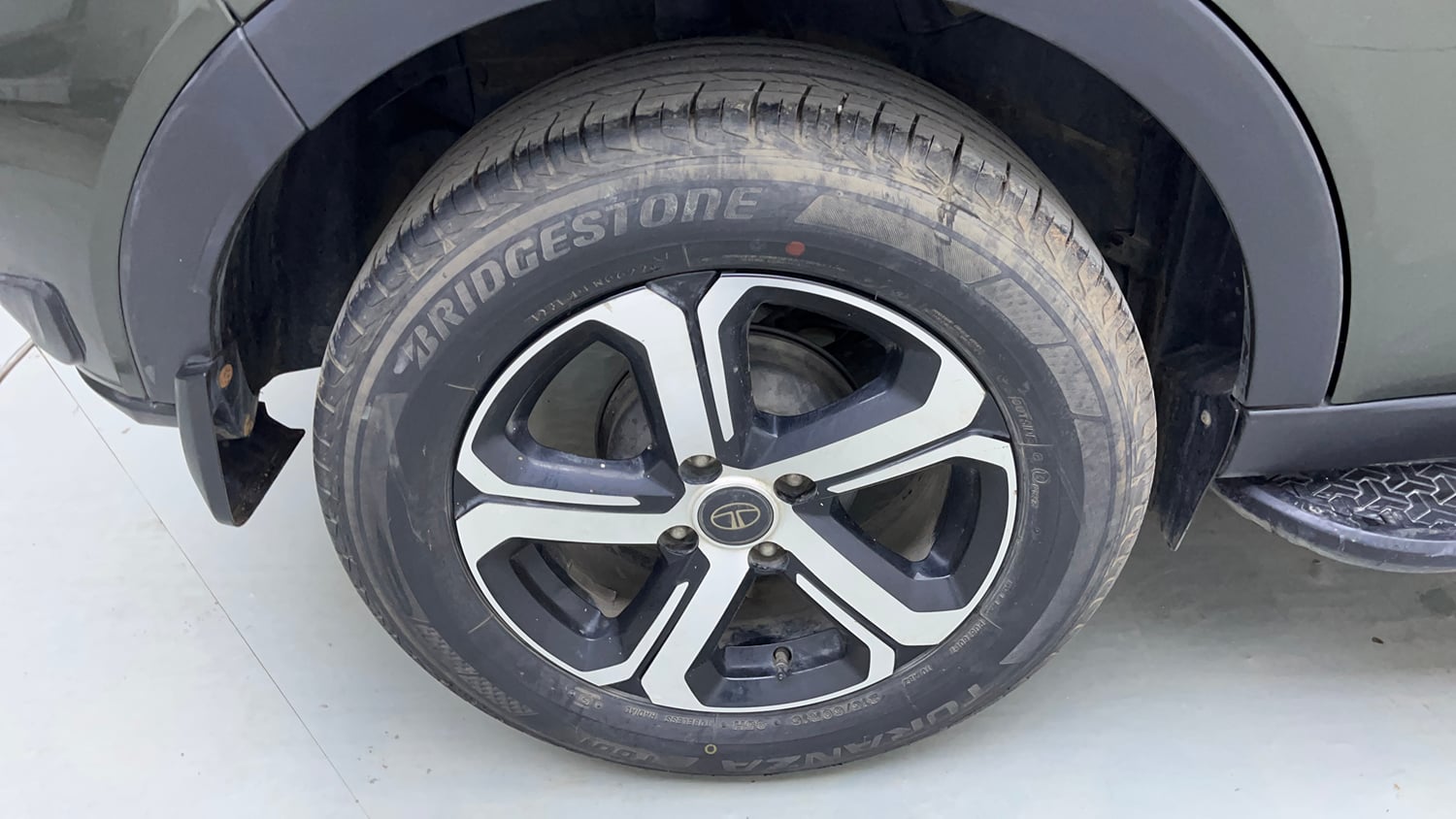 Used 2022 Tata Nexon XZ Plus (Premium) Petrol Manual tyres RIGHT REAR TYRE RIM VIEW