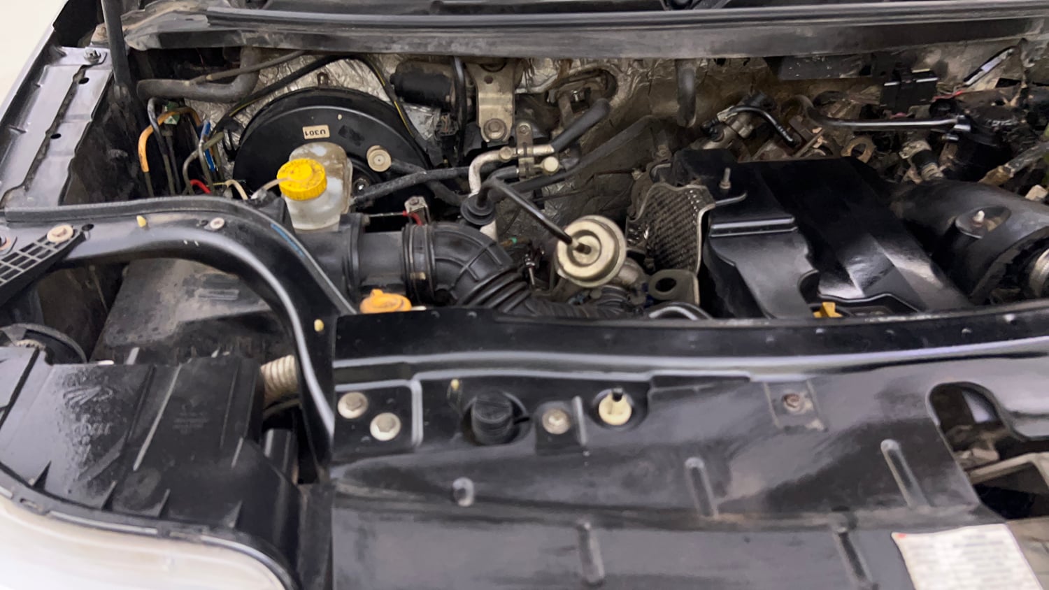 Used 2016 Mahindra TUV300 T8 mHAWK100 Diesel Manual engine ENGINE RIGHT SIDE VIEW