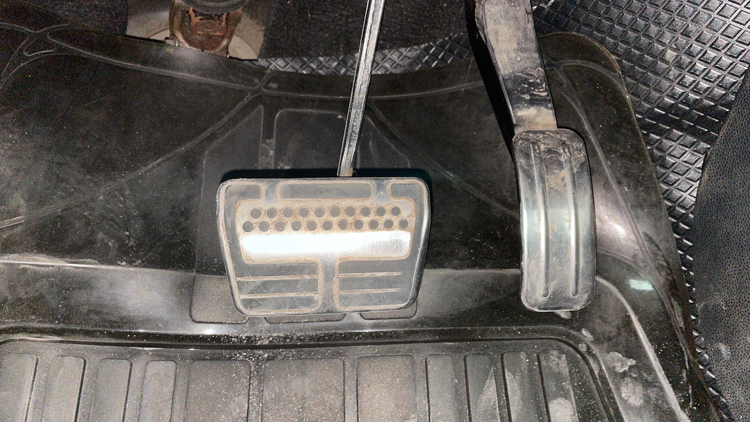Used 2018 Ford EcoSport Titanium + 1.5L Ti-VCT AT Petrol Automatic interior PEDALS VIEW