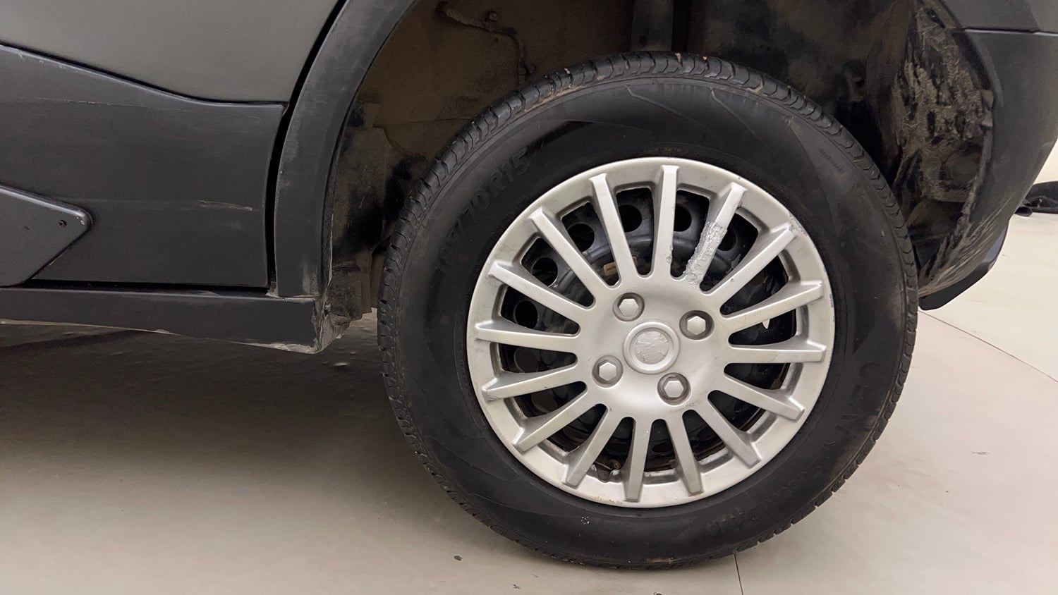 Used 2023 Tata Punch Pure MT Petrol Manual tyres LEFT REAR TYRE RIM VIEW