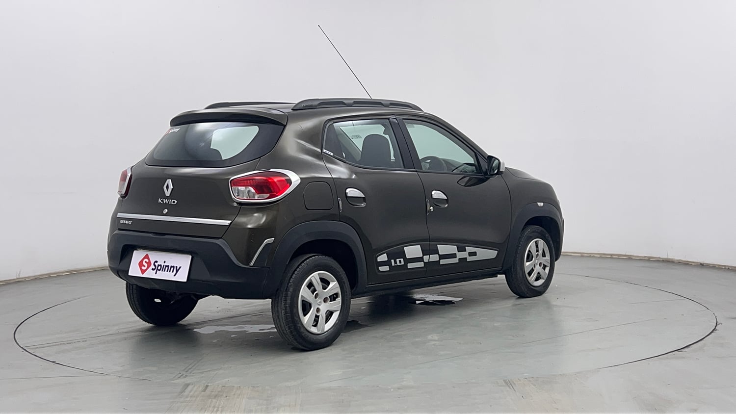 Used 2017 Renault Kwid 1.0 RXT Opt Petrol Manual exterior RIGHT REAR CORNER VIEW