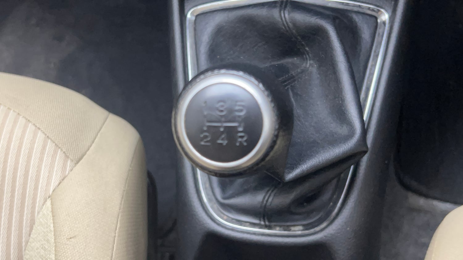 Used 2022 Honda Amaze S MT 1.2 Petrol Petrol Manual interior GEAR  KNOB VIEW