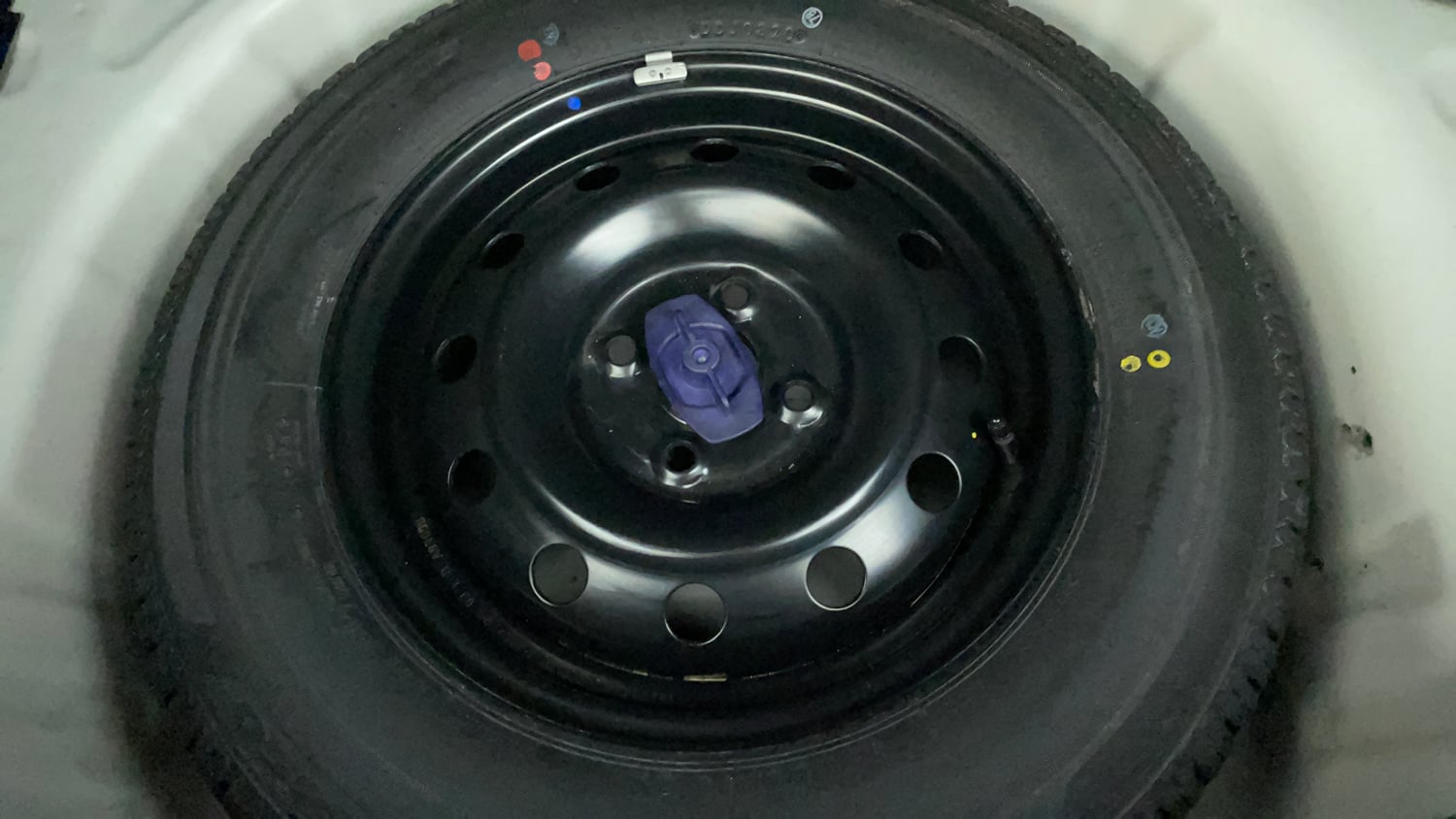 Used 2020 Maruti Suzuki Swift VXi AMT Petrol Automatic tyres SPARE TYRE VIEW