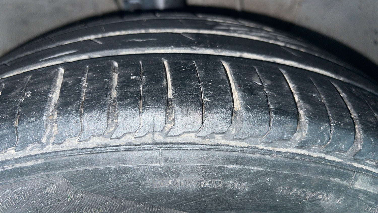 Used 2017 Hyundai Verna EX 1.6 VTVT Petrol Manual tyres RIGHT FRONT TYRE TREAD VIEW