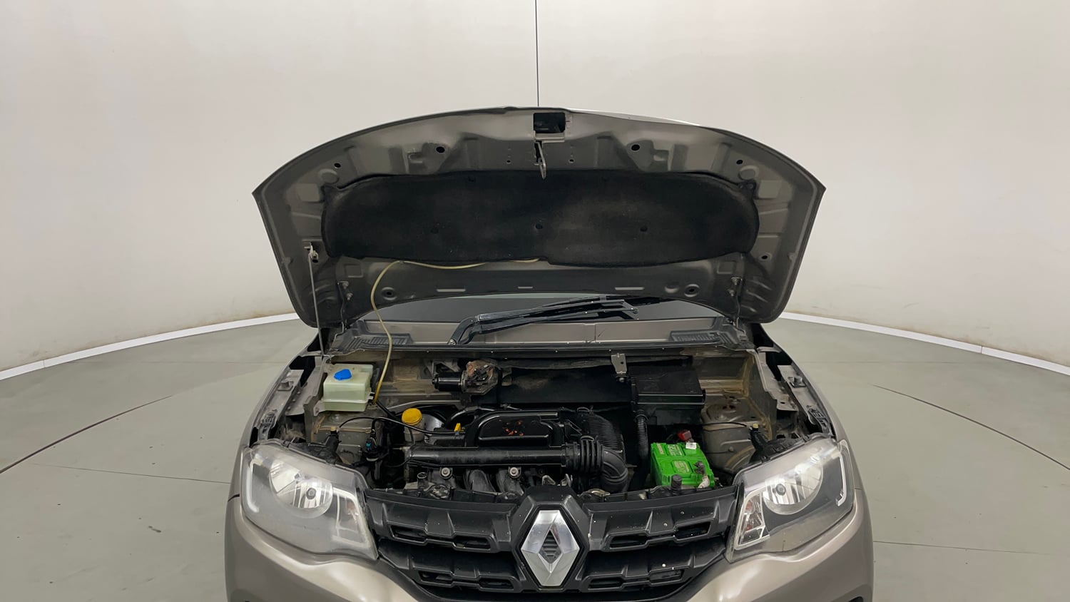 Used 2016 Renault Kwid RXT Petrol Manual engine ENGINE & BONNET OPEN FRONT VIEW