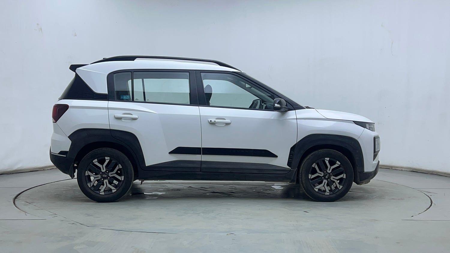 Used 2025 Hyundai Exter SX (O) Connect 1.2 MT Petrol Manual exterior RIGHT SIDE VIEW