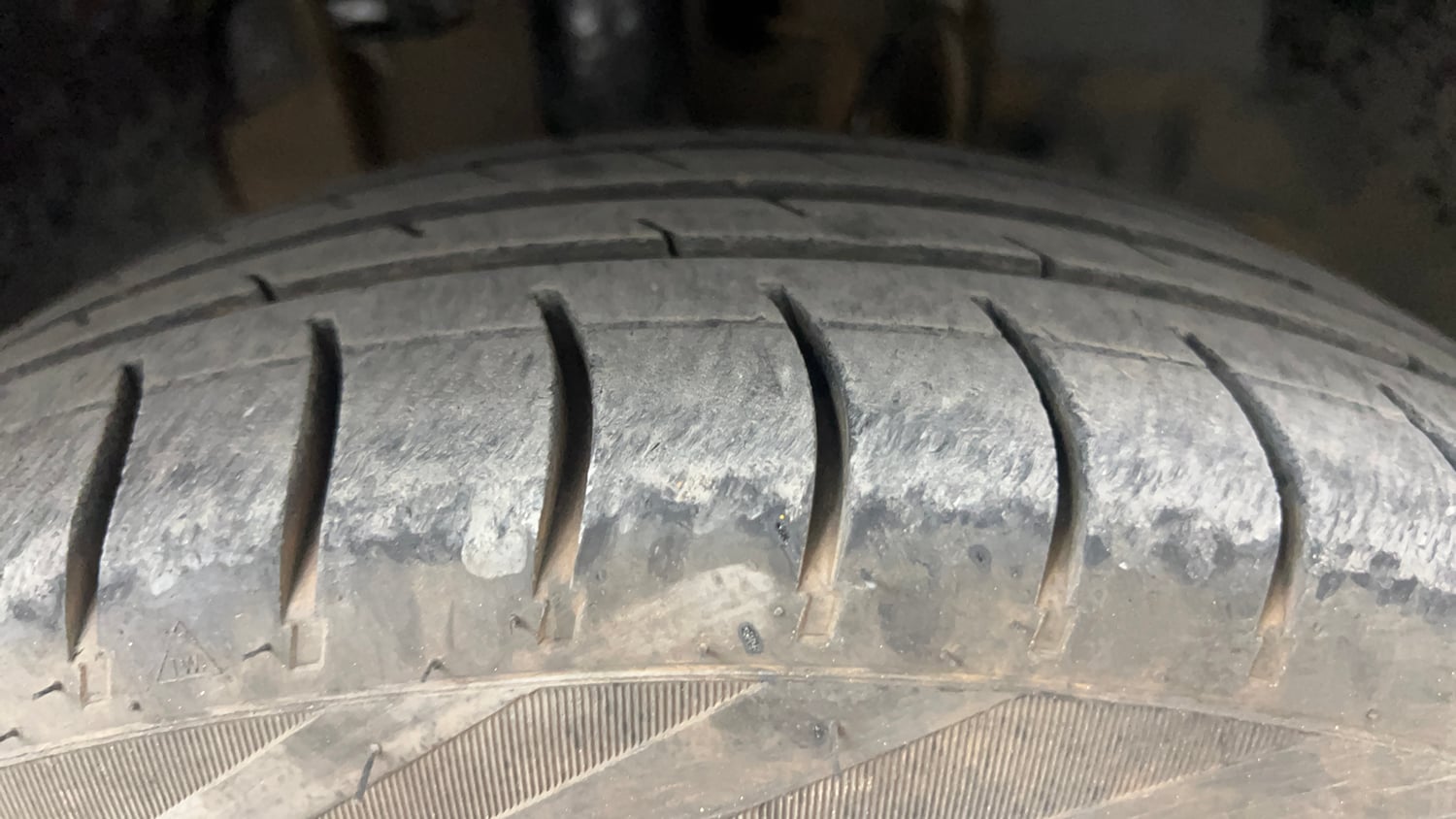 Used 2017 Tata Tiago Revotron XZ Petrol Manual tyres RIGHT FRONT TYRE TREAD VIEW