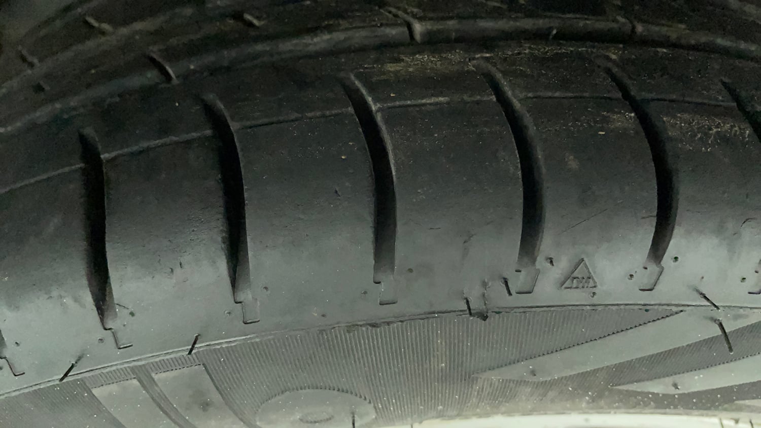Used 2018 Tata Tiago Revotron XZ Petrol Manual tyres LEFT FRONT TYRE TREAD VIEW
