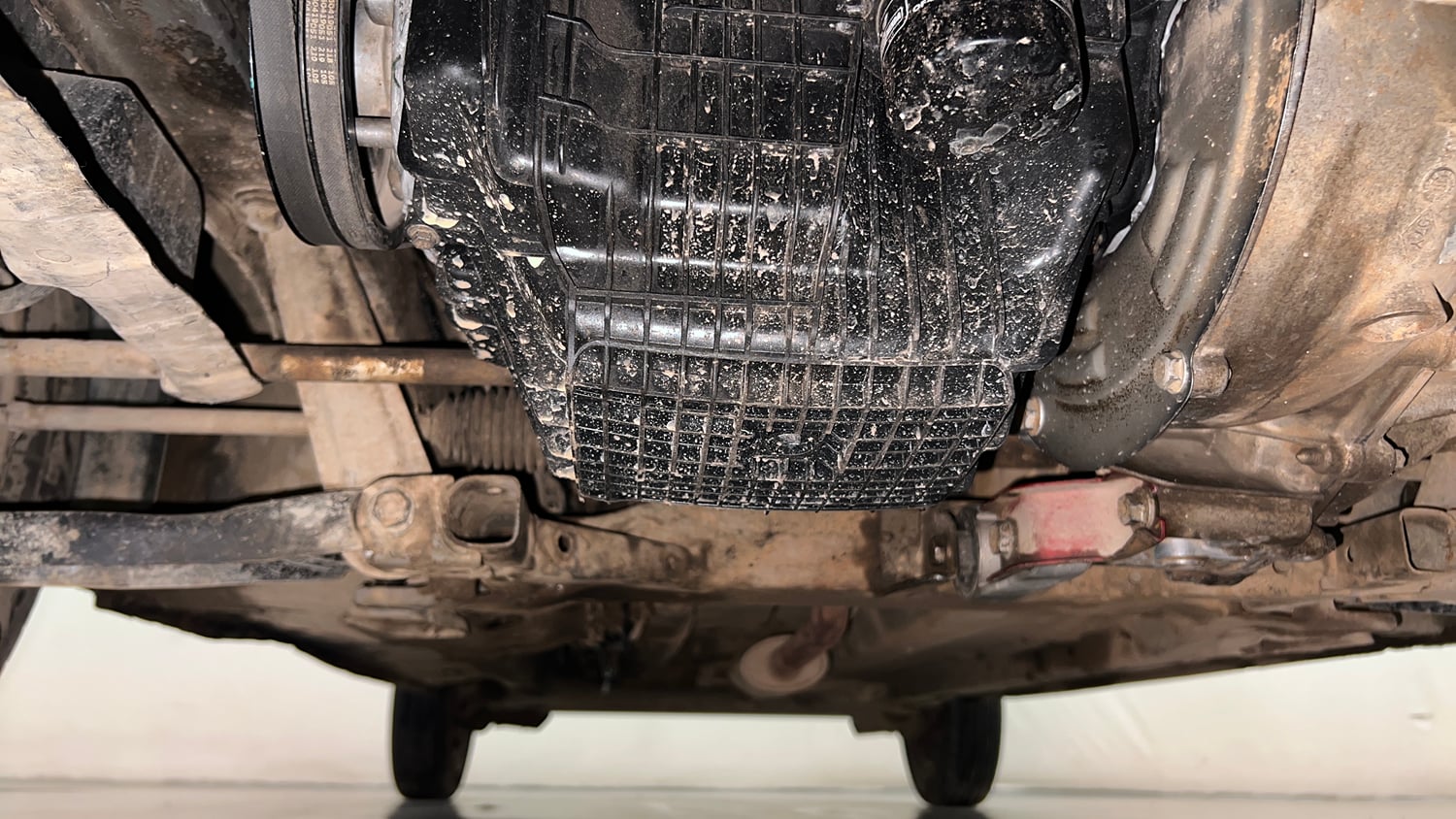 Used 2016 Renault Kwid RXT Petrol Manual extra FRONT LEFT UNDERBODY VIEW