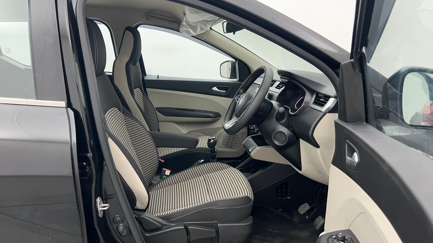 Used 2024 Renault Triber RXZ Petrol Manual interior RIGHT SIDE FRONT DOOR CABIN VIEW