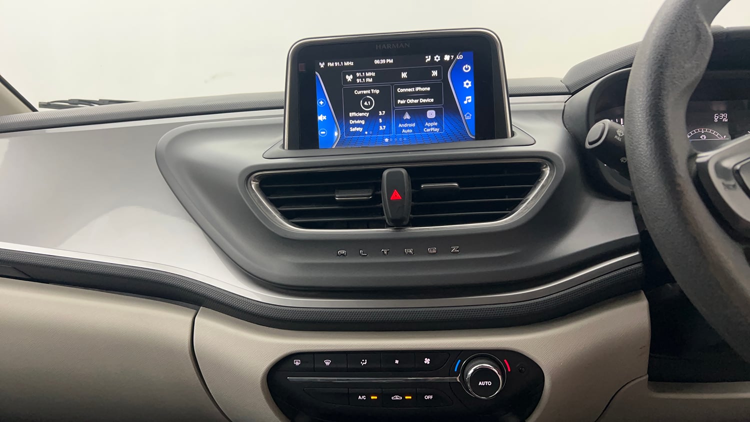 Used 2023 Tata Altroz XZ Petrol Petrol Manual interior MUSIC SYSTEM & AC CONTROL VIEW