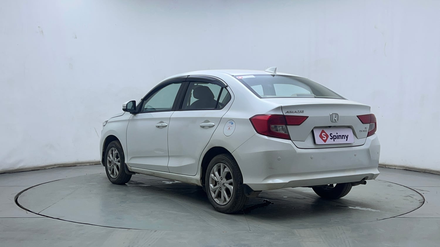 Used 2020 Honda Amaze 1.2 VX MT Petrol Petrol Manual exterior LEFT REAR CORNER VIEW