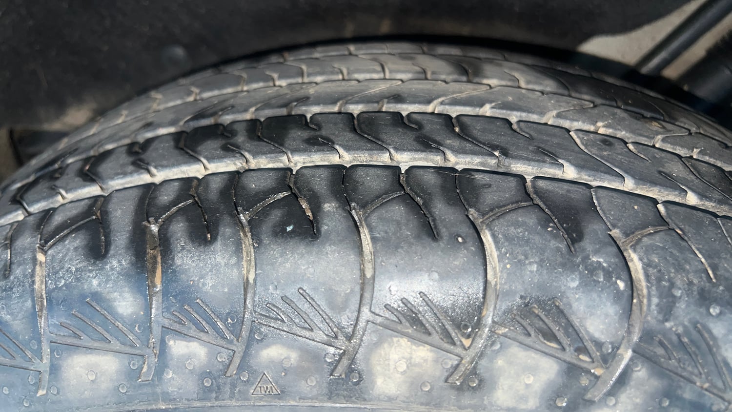 Used 2019 Mahindra Marazzo M6 7 STR Diesel Manual tyres LEFT REAR TYRE TREAD VIEW