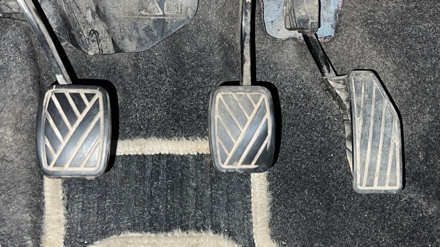Used 2022 Maruti Suzuki Swift VXi Petrol Manual interior PEDALS VIEW