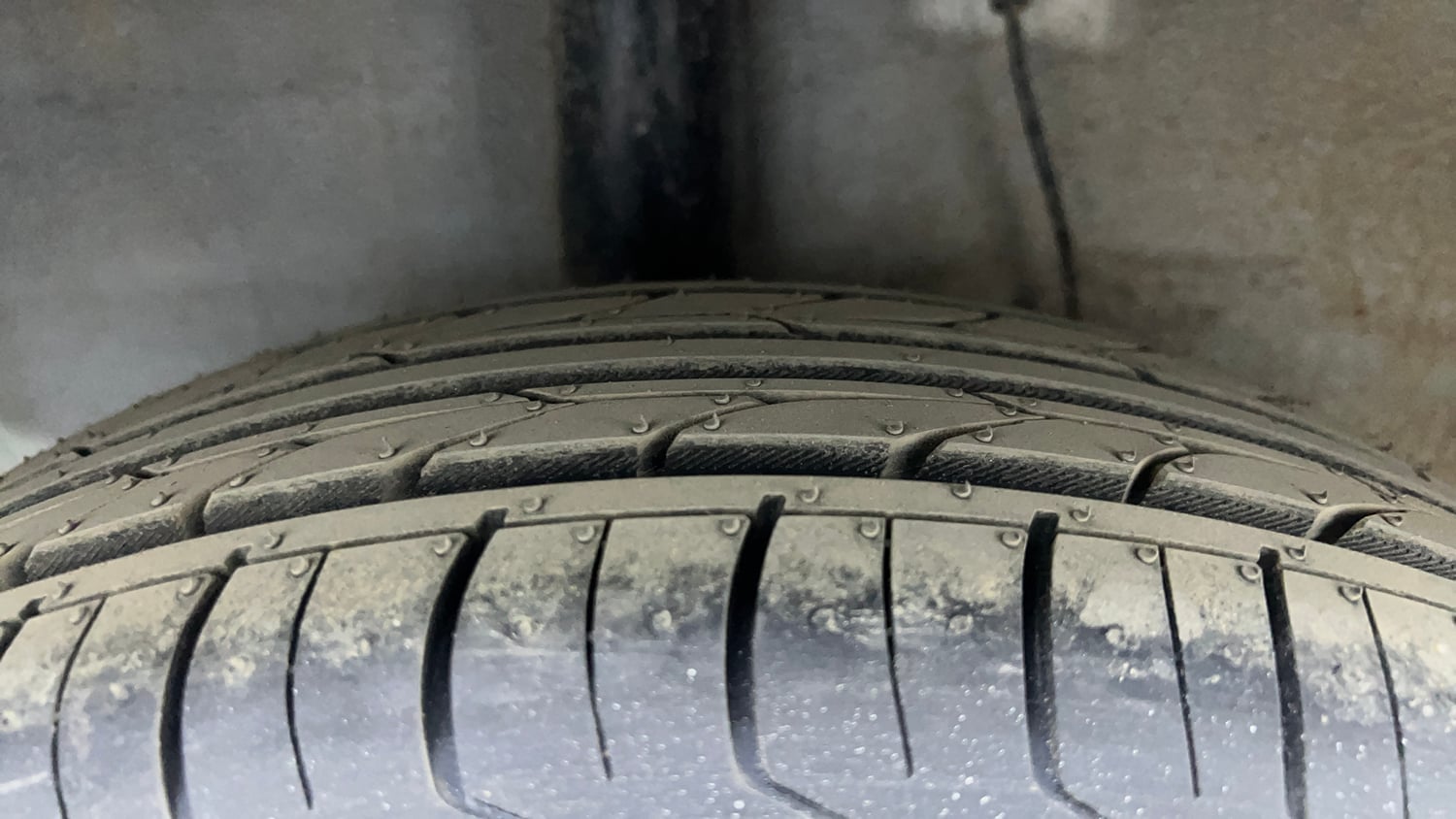 Used 2022 Hyundai Grand i10 Nios Sportz 1.2 Kappa VTVT Petrol Manual tyres RIGHT REAR TYRE TREAD VIEW
