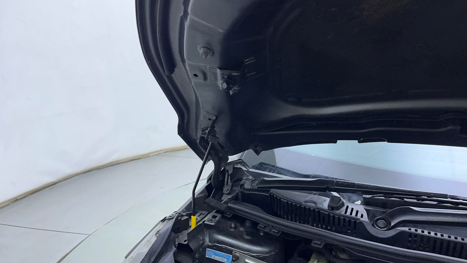 Used 2020 Tata Nexon XZA Plus (O) Dual Tone Petrol Automatic engine ENGINE RIGHT SIDE HINGE & APRON VIEW
