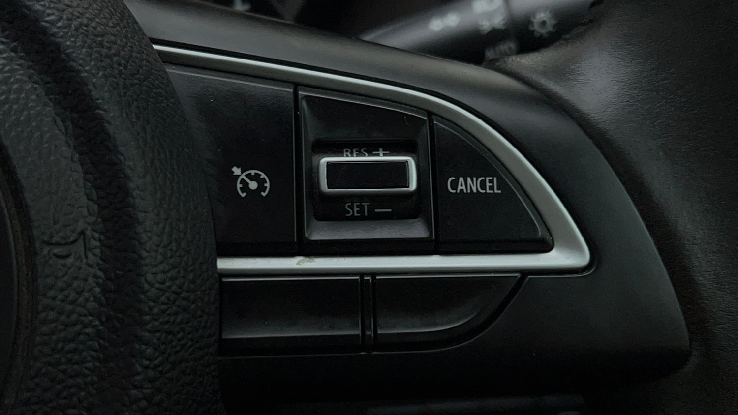Used 2024 Toyota Urban Cruiser Hyryder V AT NeoDrive Petrol Automatic top_features Cruise control