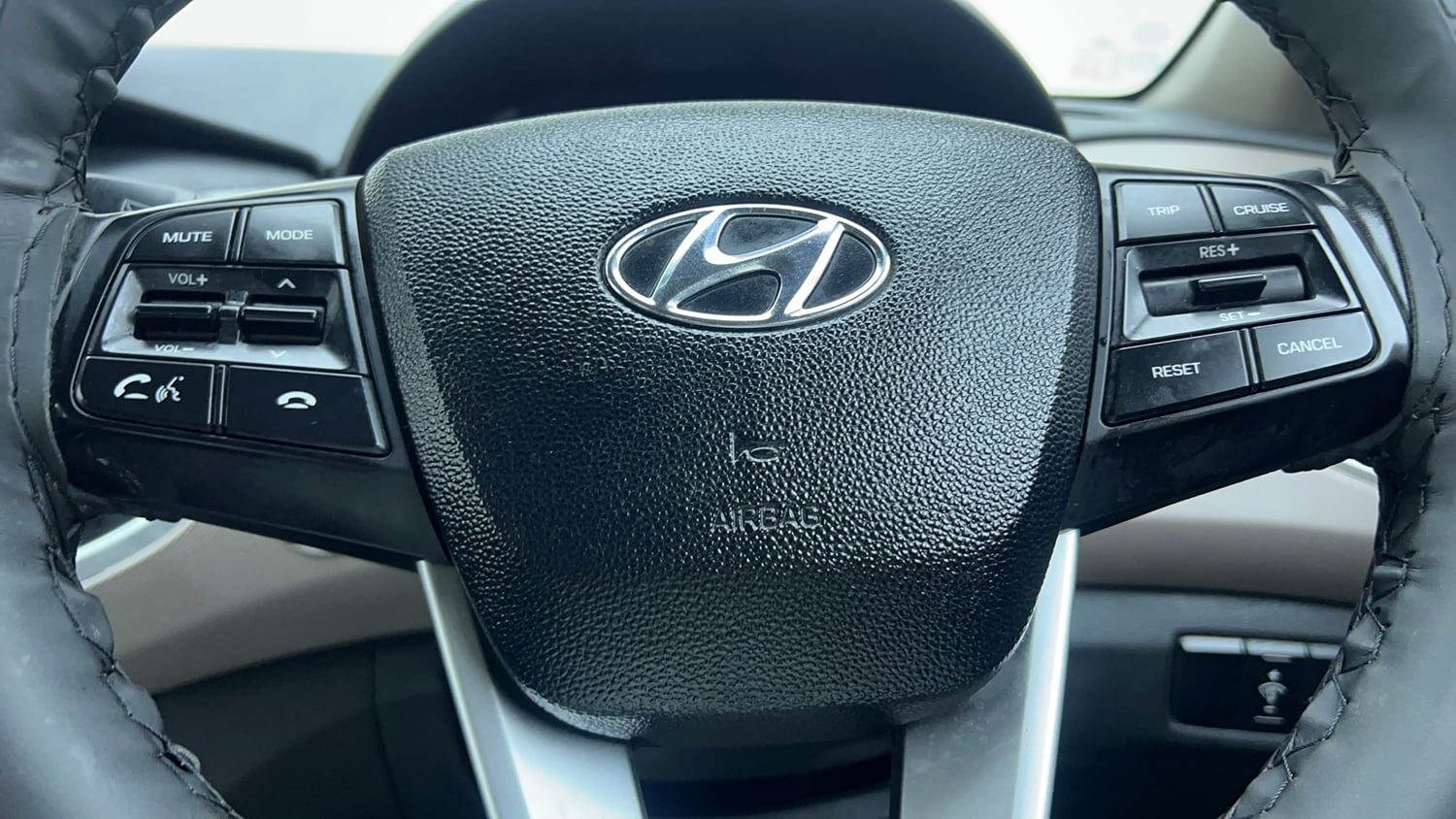 Used 2019 Hyundai Creta SX 1.6 Petrol Petrol Manual top_features Airbags