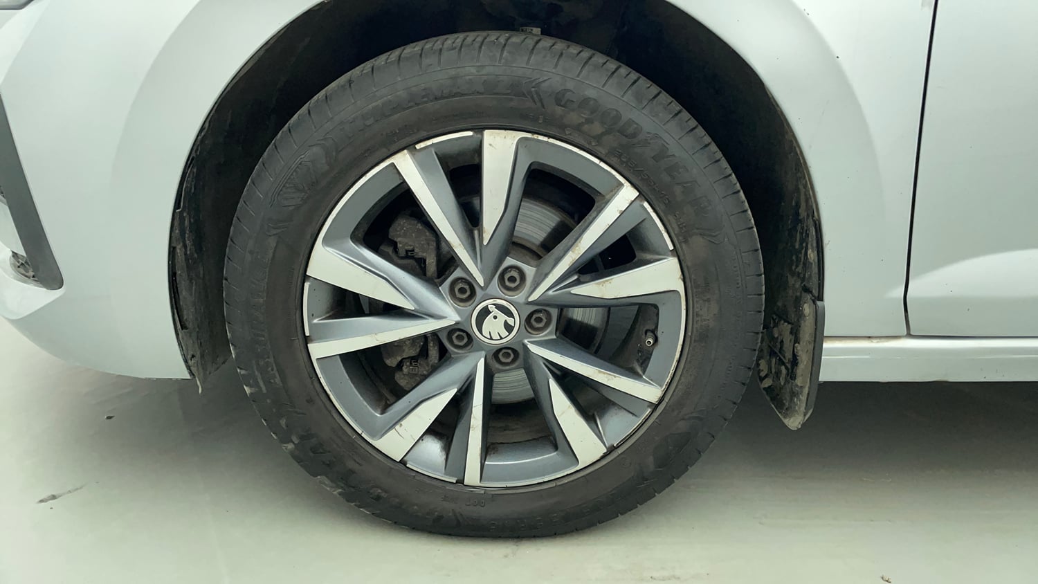 Used 2022 Skoda Slavia Style 1.0L TSI AT Petrol Automatic tyres LEFT FRONT TYRE RIM VIEW