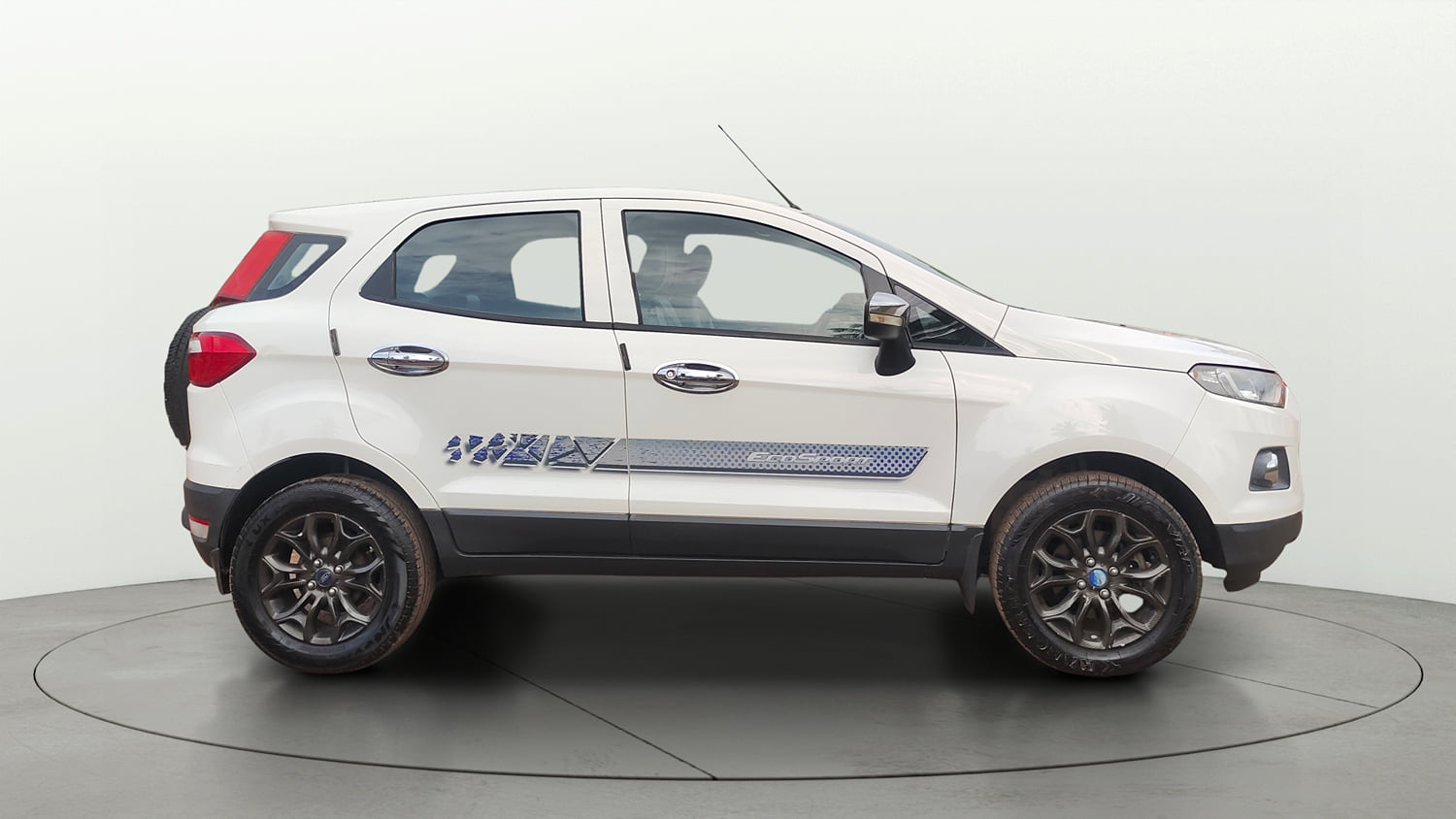 Used 2017 Ford EcoSport Ambiente 1.5L TDCi Diesel Manual exterior RIGHT SIDE VIEW