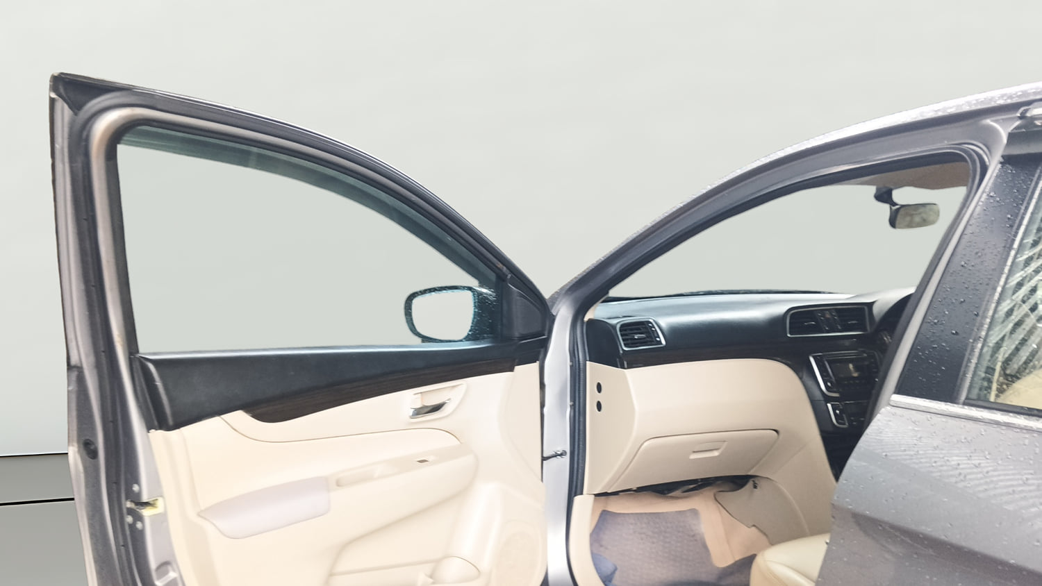 Used 2017 Maruti Suzuki Ciaz Delta 1.4 MT Petrol Manual interior LEFT FRONT DOOR OPEN VIEW