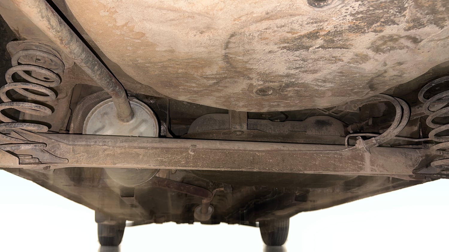 Used 2016 Renault Kwid RXT Petrol Manual extra REAR UNDERBODY VIEW (TAKEN FROM REAR)