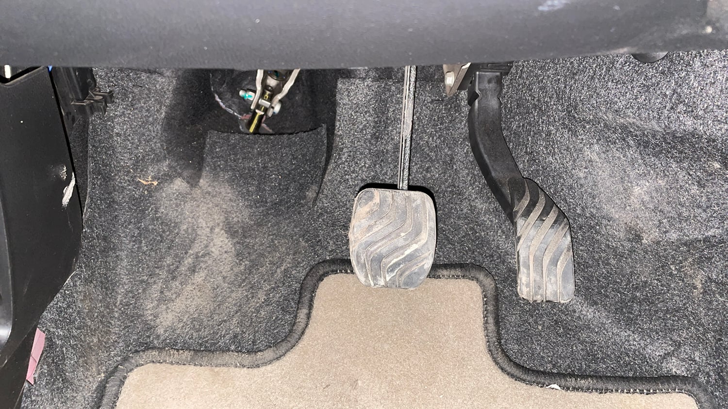 Used 2024 Renault Kwid RXT 1.0L AMT Petrol Automatic interior PEDALS VIEW