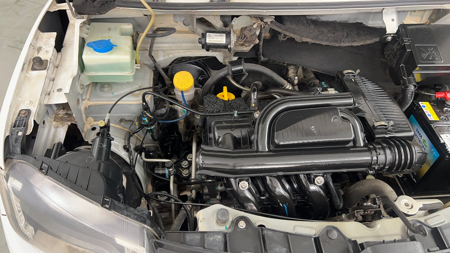 Used 2016 Renault Kwid RXT Petrol Manual engine ENGINE RIGHT SIDE VIEW