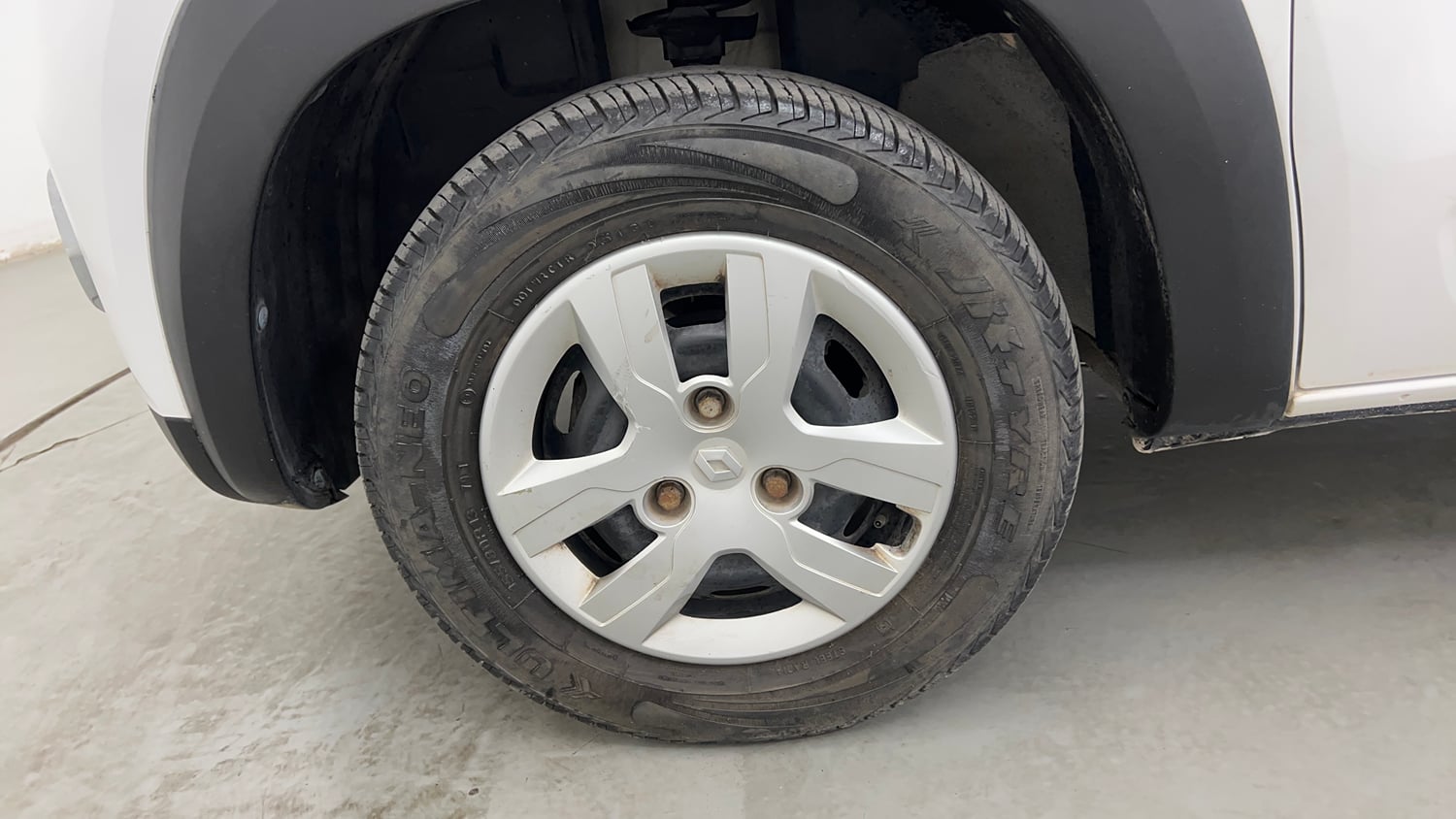 Used 2016 Renault Kwid RXT Petrol Manual tyres LEFT FRONT TYRE RIM VIEW