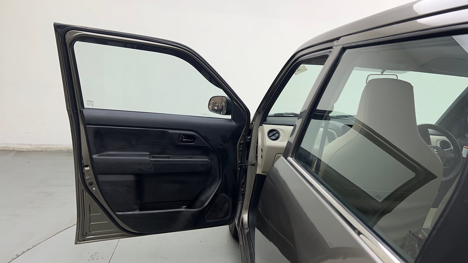 Used 2020 Maruti Suzuki Wagon R LXi (O) 1.0 CNG Cng Manual interior LEFT FRONT DOOR OPEN VIEW