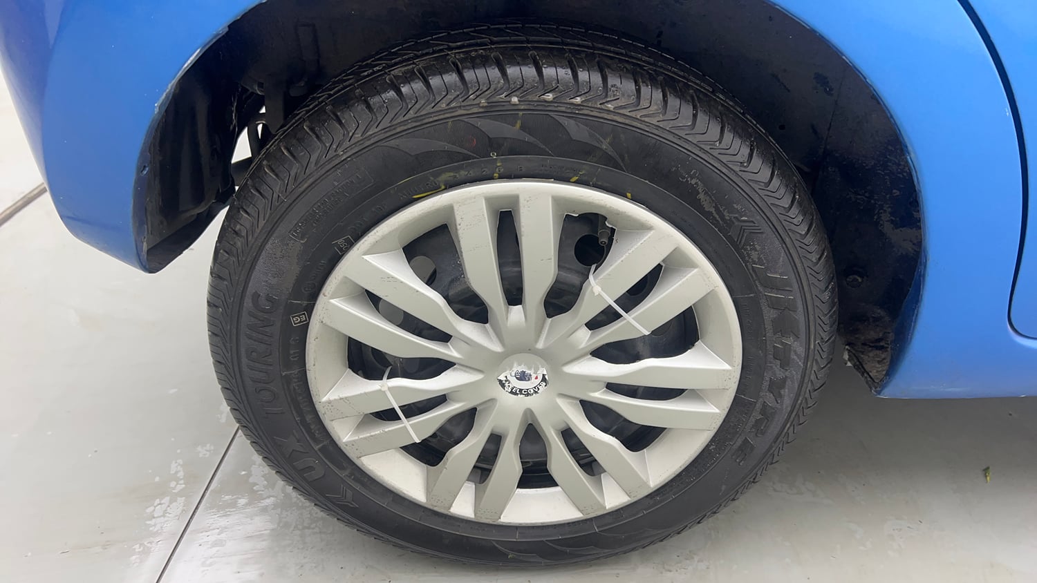 Used 2015 Maruti Suzuki Celerio VXi AMT Petrol Automatic tyres RIGHT REAR TYRE RIM VIEW