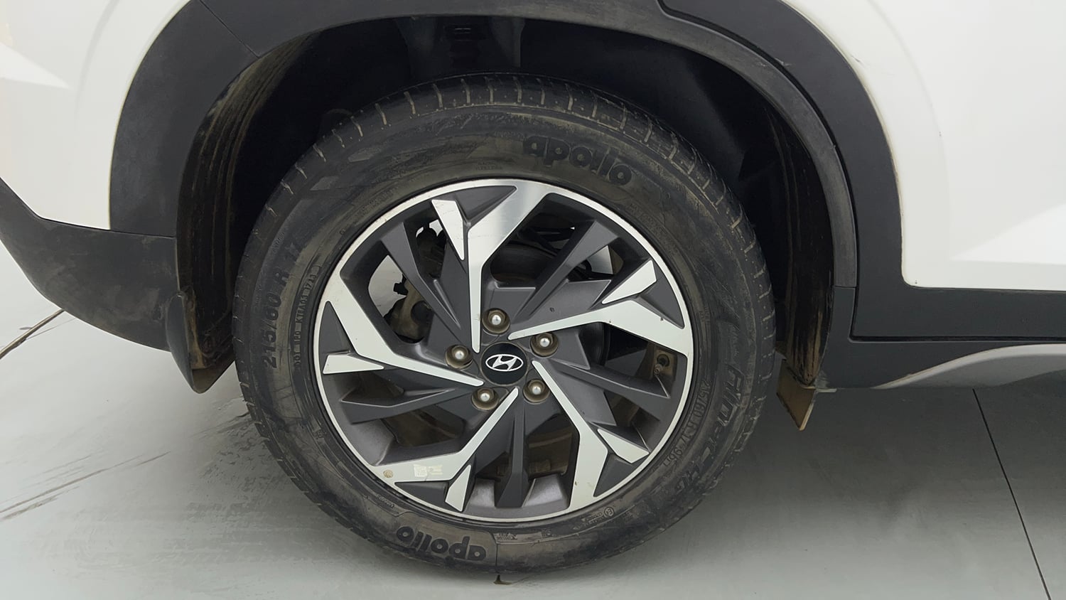 Used 2023 Hyundai Creta SX (O) 1.5 Petrol IVT Petrol Automatic tyres RIGHT REAR TYRE RIM VIEW