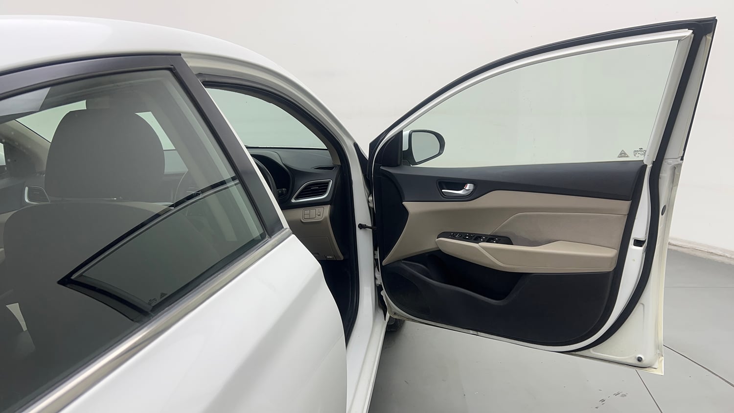 Used 2017 Hyundai Verna EX 1.6 VTVT Petrol Manual interior RIGHT FRONT DOOR OPEN VIEW