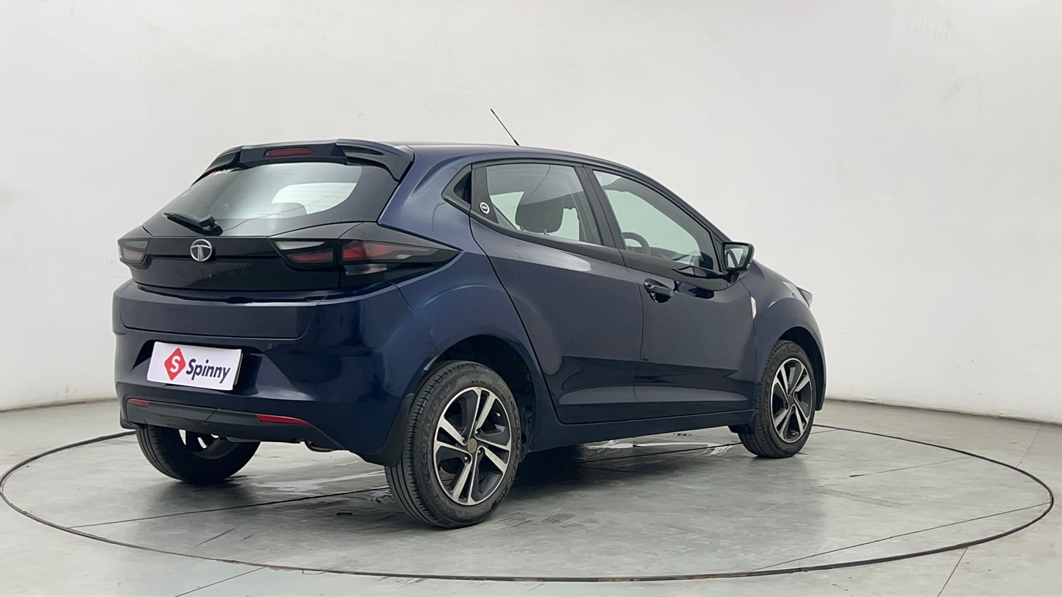 Used 2023 Tata Altroz XZ Petrol Petrol Manual exterior RIGHT REAR CORNER VIEW