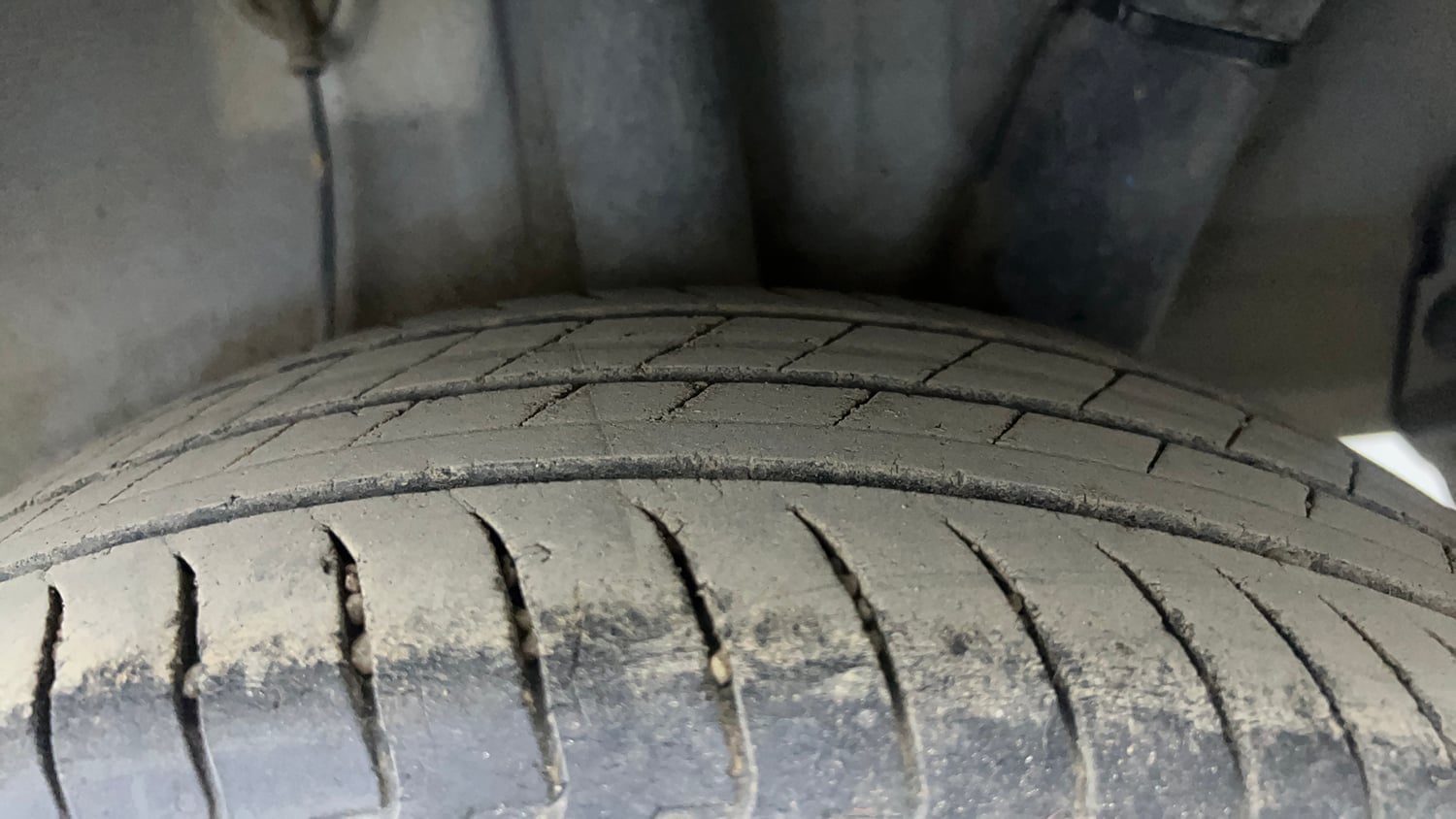 Used 2025 Hyundai Exter SX (O) Connect 1.2 MT Petrol Manual tyres LEFT REAR TYRE TREAD VIEW