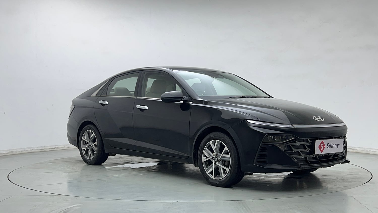Used 2023 Hyundai Verna SX (O) 1.5 Petrol IVT Petrol Automatic exterior RIGHT FRONT CORNER VIEW