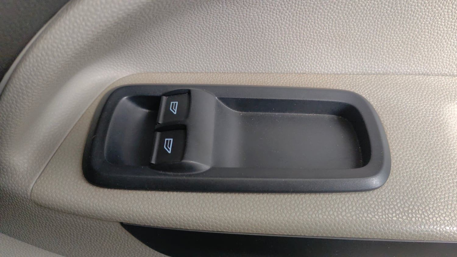 Used 2017 Ford EcoSport Ambiente 1.5L TDCi Diesel Manual top_features Power windows